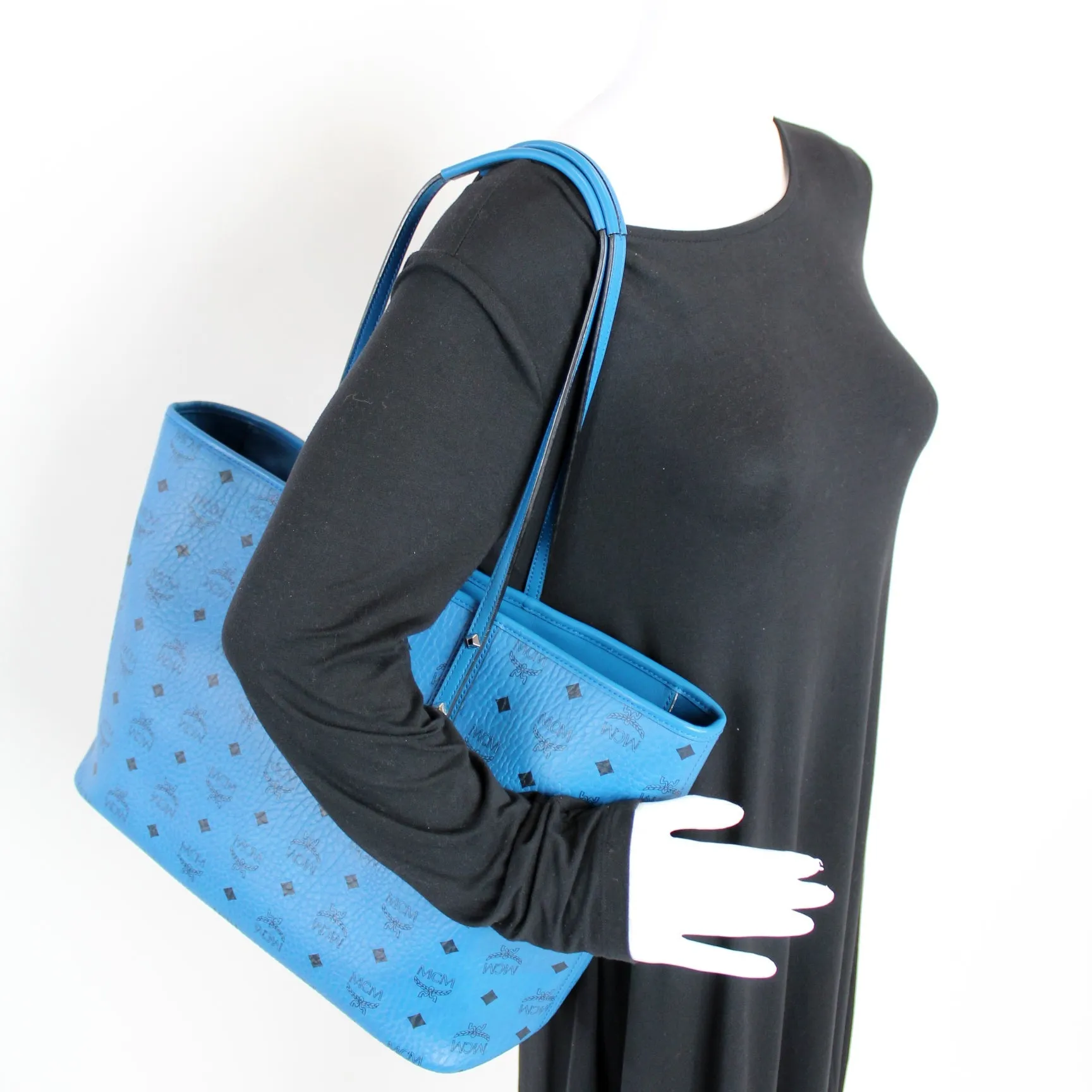 Anya Visetos Medium Shopper W/Pouch