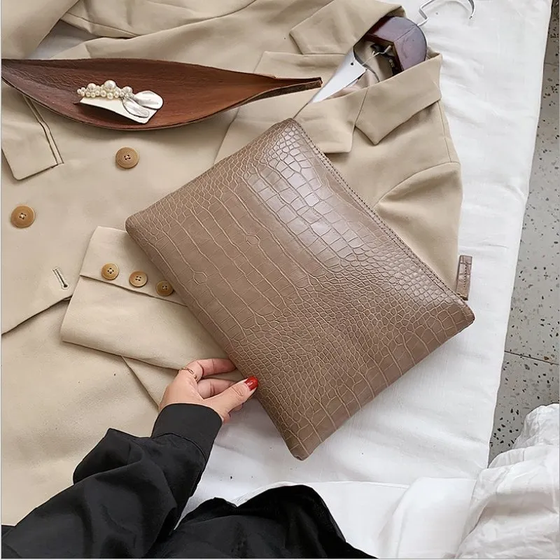 Crocodile Pattern Zipper Design Clutch Bag