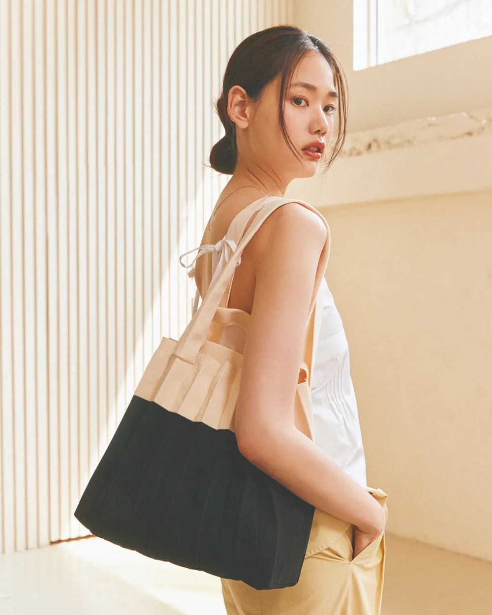 Knit Pleated 2-Way Shopper Bag made from Recycled Ocean Plastic - Black/Cream